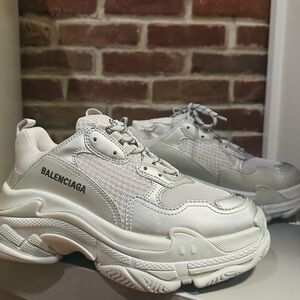 Balenciaga Triple S Sneakers White Grey Silver Metallic – Women’s (Like New)